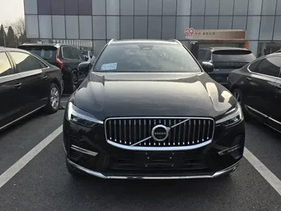Volvo XC60 PHEV 2026, 6000 км, за 33842.78 USD