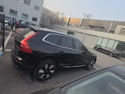 Volvo XC60 PHEV 2026, 6000 км, за 33842.78 USD