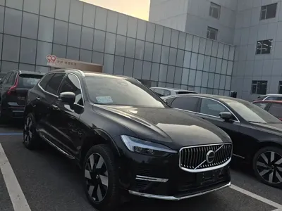 Volvo XC60 PHEV 2026, 6000 км, за 33842.78 USD