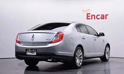 Lincoln MKS 2014, 120051 км, за 2642.38 USD
