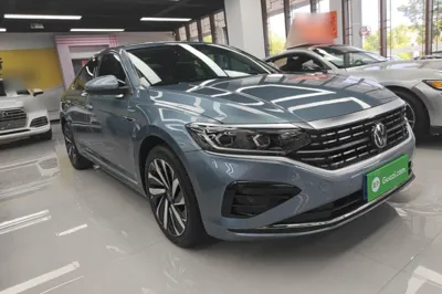 Volkswagen Passat 2022, 75600 км, за 16506 USD