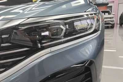 Volkswagen Passat 2022, 75600 км, за 16506 USD - фото 8