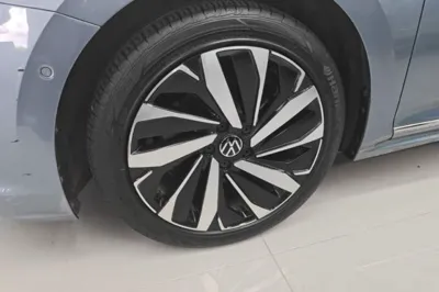 Volkswagen Passat 2022, 75600 км, за 16506 USD - фото 10