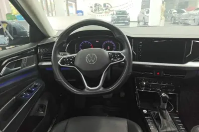 Volkswagen Passat 2022, 75600 км, за 16506 USD - фото 13