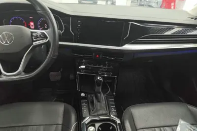 Volkswagen Passat 2022, 75600 км, за 16506 USD - фото 15