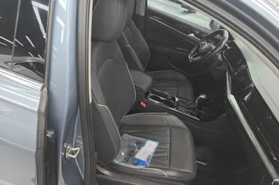 Volkswagen Passat 2022, 75600 км, за 16506 USD - фото 19