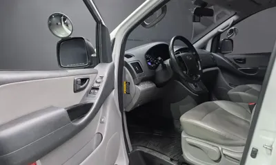 Hyundai Starex 2018, 116702 км, за 9183.41 USD - фото 10