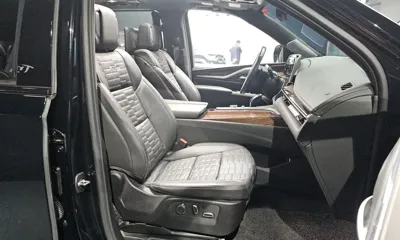 Cadillac Escalade 2023, 58504 км, за 65081.47 USD - фото 12