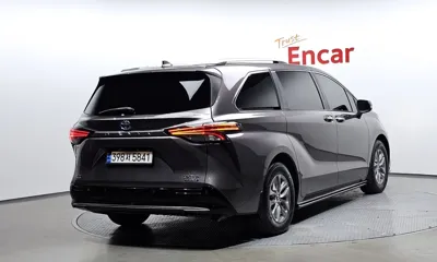 Toyota Sienna 2023, 81160 км, за 35430.43 USD