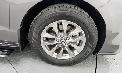 Toyota Sienna 2023, 81160 км, за 35430.43 USD