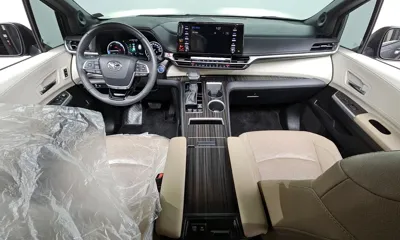 Toyota Sienna 2023, 81160 км, за 35430.43 USD - фото 7