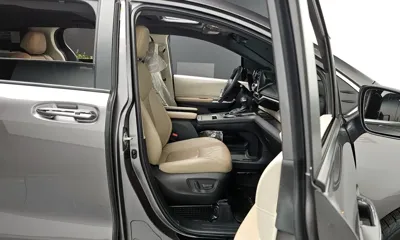 Toyota Sienna 2023, 81160 км, за 35430.43 USD - фото 11