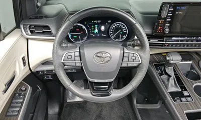 Toyota Sienna 2023, 81160 км, за 35430.43 USD - фото 13