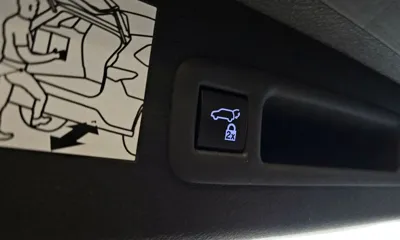 Toyota Sienna 2023, 81160 км, за 35430.43 USD - фото 20