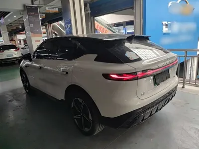 Voyah Zhiyin 2024, 7500 км, за 17064.3 USD