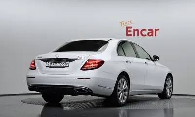 Mercedes-Benz E-Class 2019, 95113 км, за 16511.73 USD - фото 2