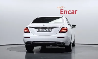Mercedes-Benz E-Class 2019, 95113 км, за 16511.73 USD - фото 4