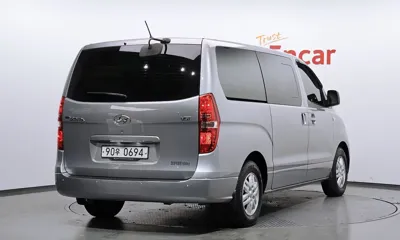 Hyundai Starex 2017, 192051 км, за 5483.98 USD