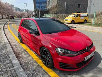 Volkswagen Golf 2016, 118629 км, за 10928.97 USD
