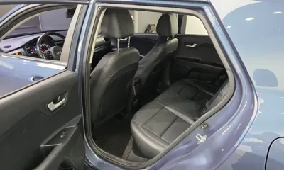 Kia Stonic 2018, 100824 км, за 5211.73 USD - фото 11