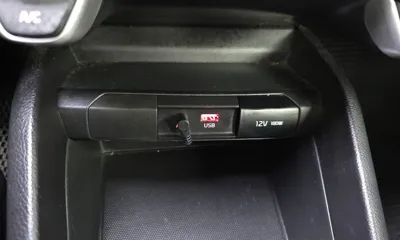 Kia Stonic 2018, 100824 км, за 5211.73 USD - фото 27