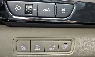 Kia Canival 2023, 61264 км, за 18385.44 USD - фото 18