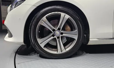 Mercedes-Benz E-Class 2017, 87588 км, за 12481.31 USD
