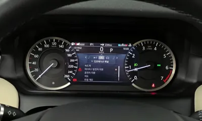 Land Rover Discovery Sport 2023, 31932 км, за 23466.44 USD - фото 8