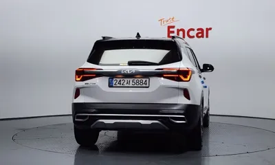 Kia Seltos 2023, 76485 км, за 13214.4 USD