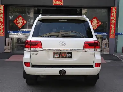 Toyota Land Cruiser 2019, 25000 км, за 71187.55 USD