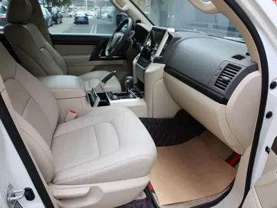 Toyota Land Cruiser 2019, 25000 км, за 71284.32 USD - фото 9