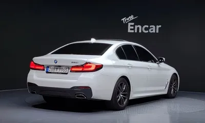 BMW 5-Series 2022, 48589 км, за 22450.31 USD