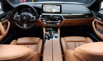 BMW 5-Series 2022, 48589 км, за 22450.31 USD - фото 7