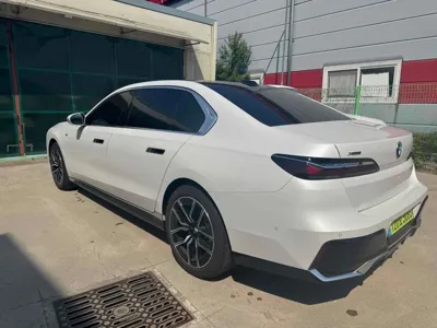 BMW 7-Series 2024, 56000 км, за 64077.6 USD
