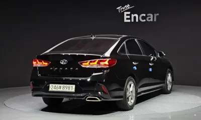 Hyundai Sonata 2018, 159021 км, за 7028.37 USD