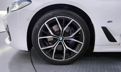 BMW 5-Series 2023, 79029 км, за 28807.92 USD