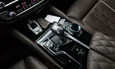BMW 5-Series 2023, 79029 км, за 28807.92 USD - фото 9