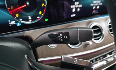 Mercedes-Benz E-Class 2022, 49599 км, за 22074.62 USD - фото 9