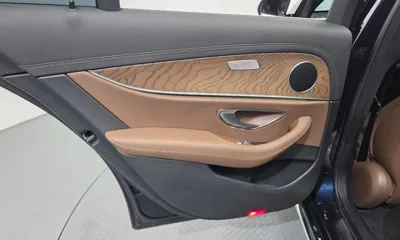 Mercedes-Benz E-Class 2022, 49599 км, за 22074.62 USD - фото 25