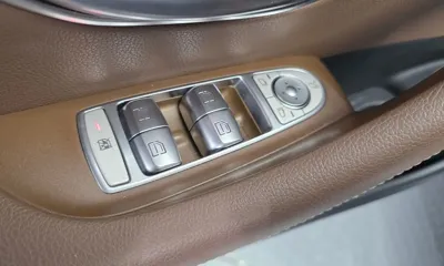 Mercedes-Benz E-Class 2022, 49599 км, за 22074.62 USD - фото 27