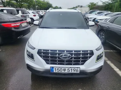 Hyundai Venue 2021, 94000 км, за 8782.21 USD