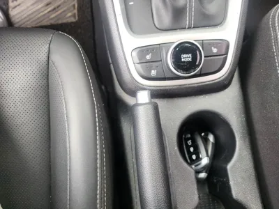 Hyundai Venue 2021, 94000 км, за 8782.21 USD