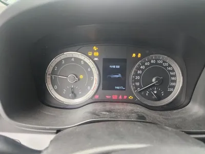 Hyundai Venue 2021, 94000 км, за 8782.21 USD - фото 6