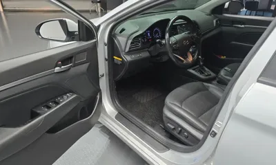 Hyundai Avante 2019, 125075 км, за 7361.57 USD - фото 10