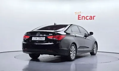 Hyundai Sonata 2013, 167076 км, за 3774.83 USD