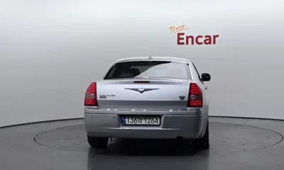 Chrysler 300C 2010, 167961 км, за 1433.23 USD