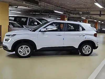 Hyundai Venue 2026, 5 км, за 2187.93 USD