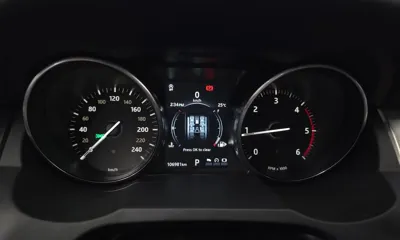 Land Rover Range Rover Evoque 2018, 106981 км, за 8435.08 USD - фото 8