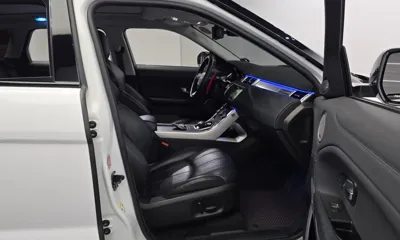 Land Rover Range Rover Evoque 2018, 106981 км, за 8435.08 USD - фото 12