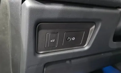 Land Rover Range Rover Evoque 2018, 106981 км, за 8435.08 USD - фото 28